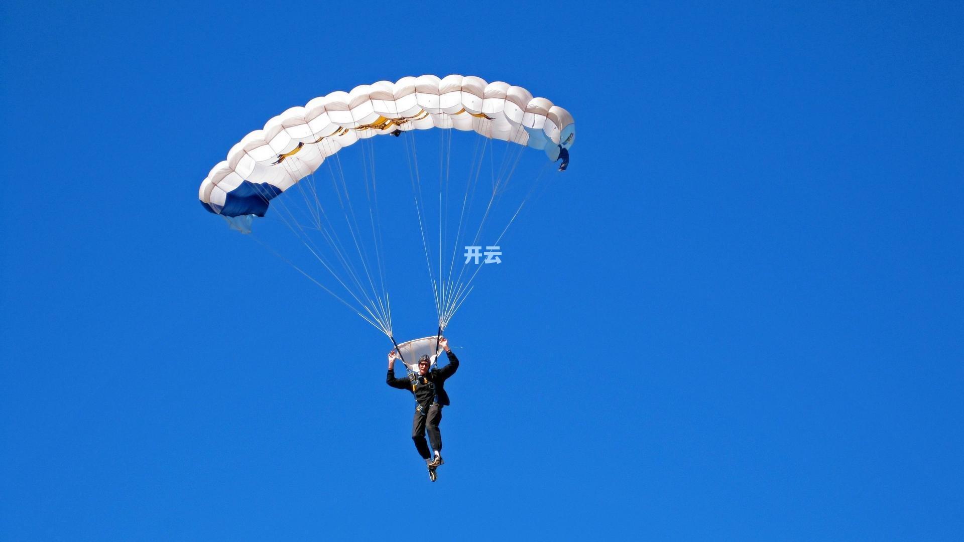 安帅新论引爆足坛,无需将姆巴佩束缚边路 全能锋霸自会破门如探囊取物