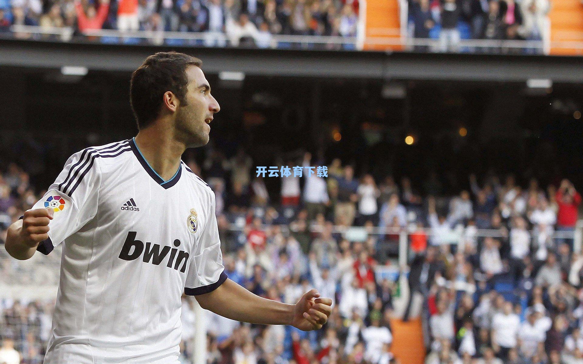 狄龙怒批火箭假摔拉拽获裁判青睐,若打FIBA比赛将完全不同