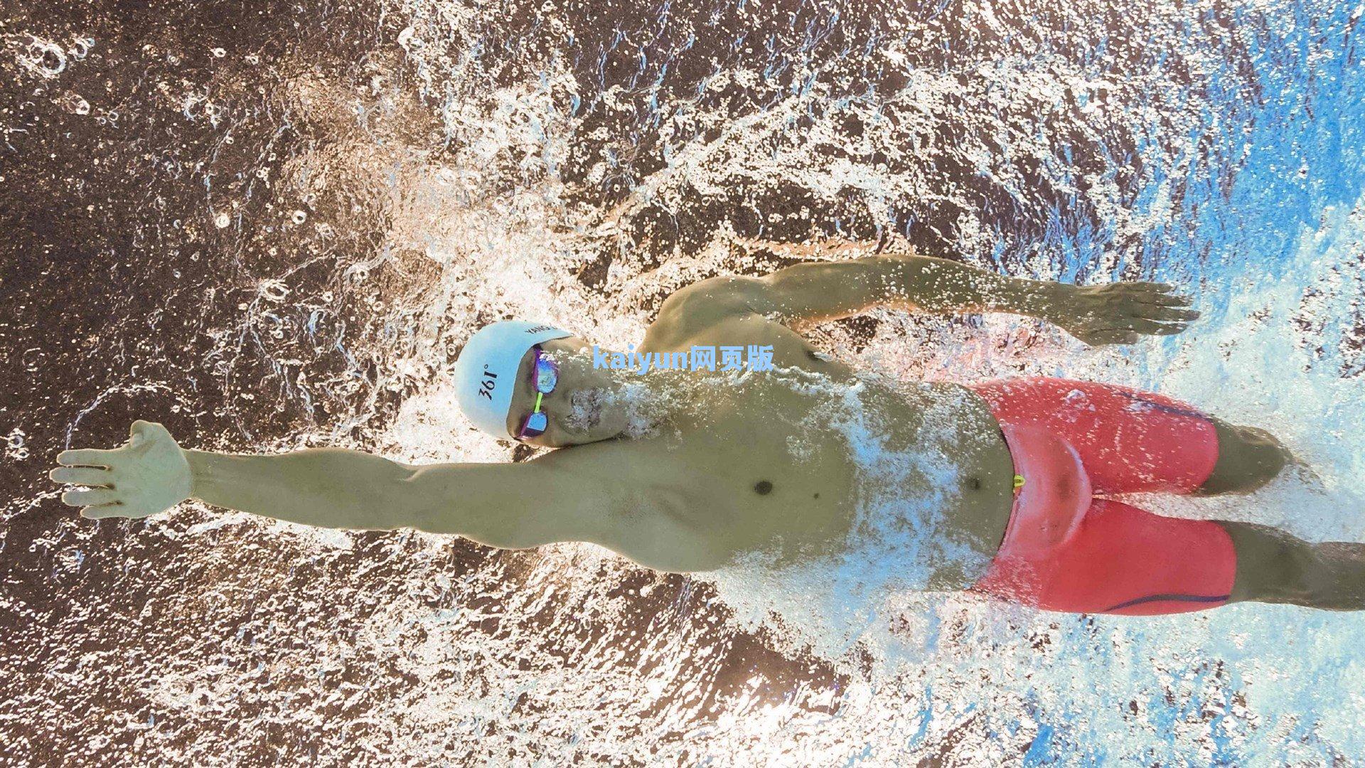 偶遇球王！市民梅先生散步遇惊喜，情侣镜头意外捕获梅西低调身影